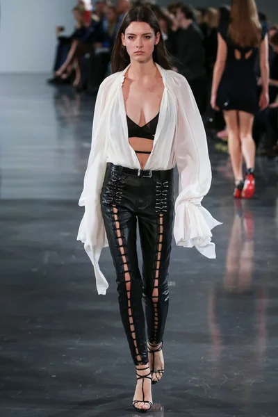 Look 10